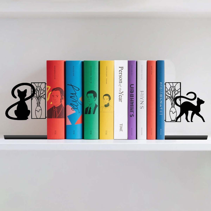 Artistic Cat-Themed Bookends