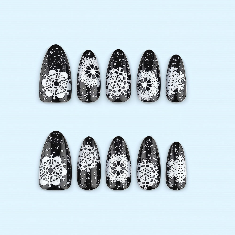 Artificial nails in a unique winter design with snow and reindeer motifs Kalsten