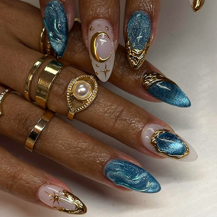 Artistic Press-On Nail Art Set with Gold Accents kalsten
