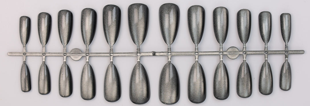 Artificial nail set with shimmering designs Kalsten