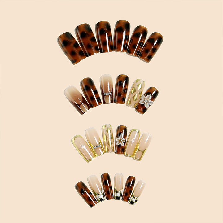 Elegant artificial nails with floral and glittering details Kalsten