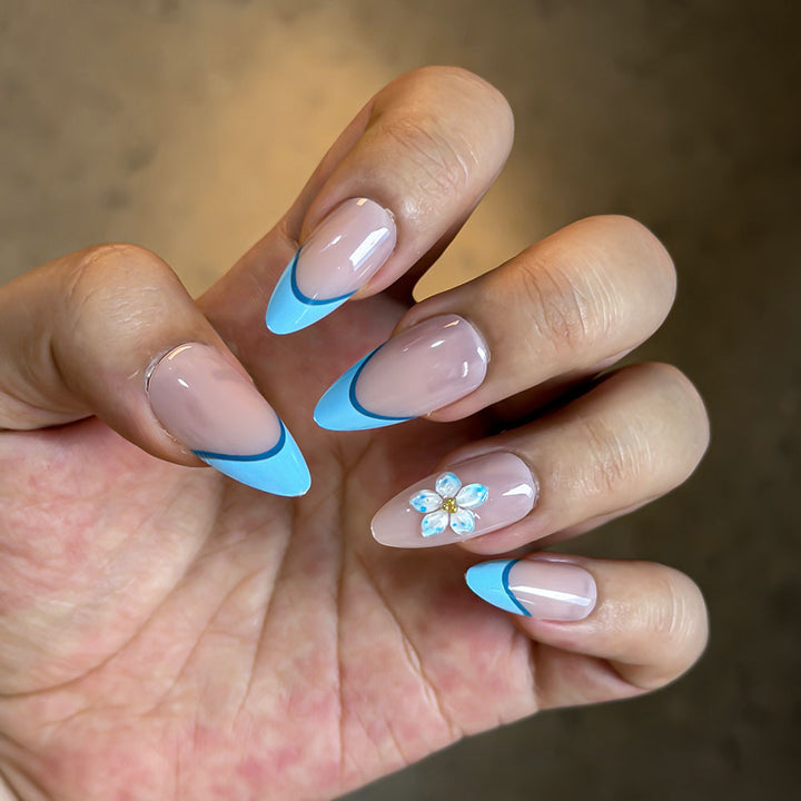 Artistic Press-On Nail Kit with Floral Accents Kalsten