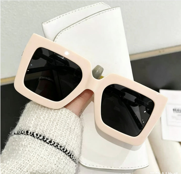 Stylish Wide Square Frame Sunglasses Kalsten