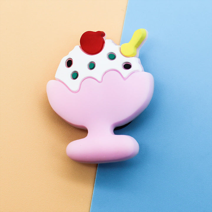 Women's creatively designed Magnet Kalsten