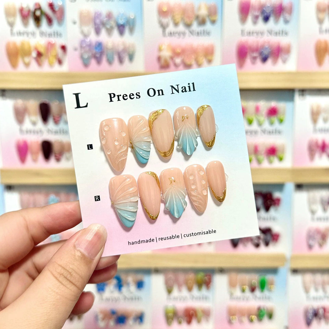 Artistic Press-On Nail Art Set with Golden Accents