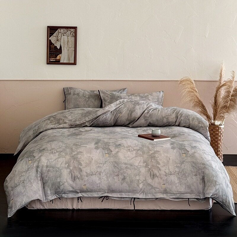 Luxury cotton satin bedding set with floral pattern and hotel closure