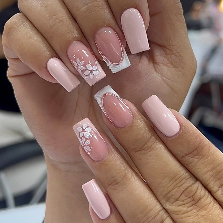 Acrylic nail set with elegant flower design and shine Kalsten