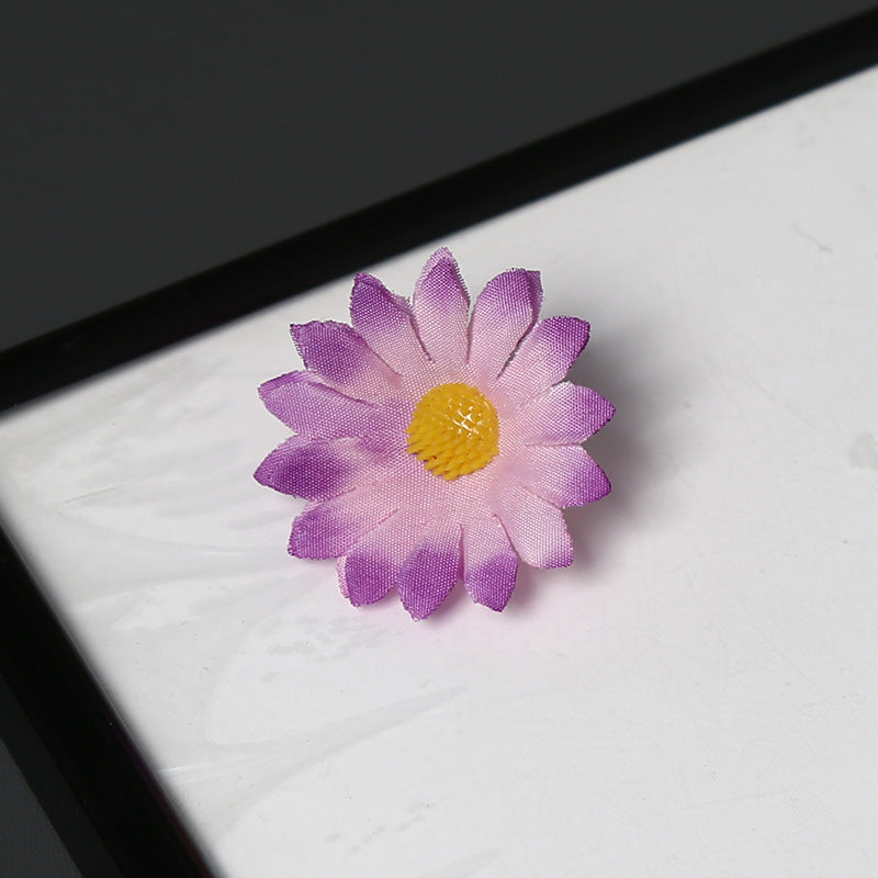 Elegant Fabric Daisy Flower Brooch for Decorative Wear