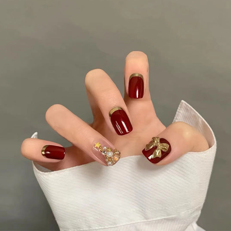 Glamorous artificial nails with sparkling accents Kalsten