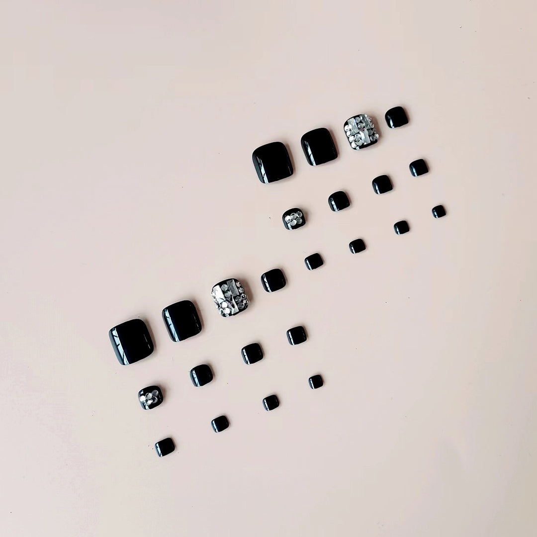 Artificial nail set with elegant rhinestone and glitter accents Kalsten