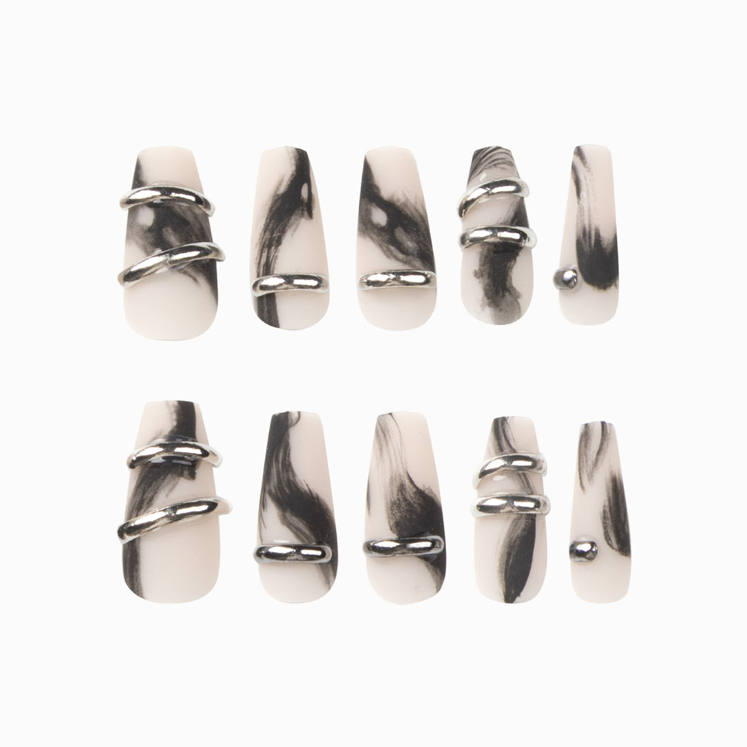 Trendy and creative artificial nails Kalsten