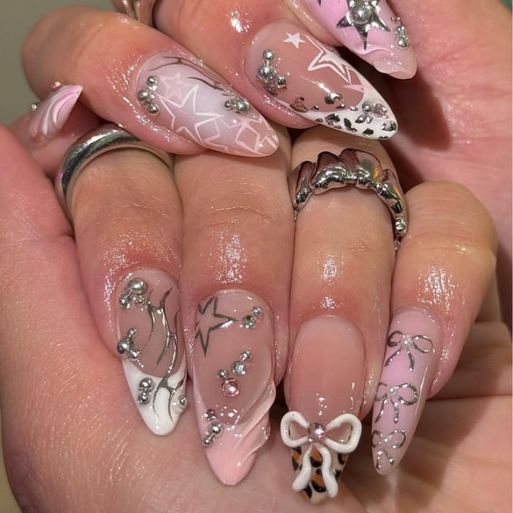 Elegant artificial nails with floral accents Kalsten
