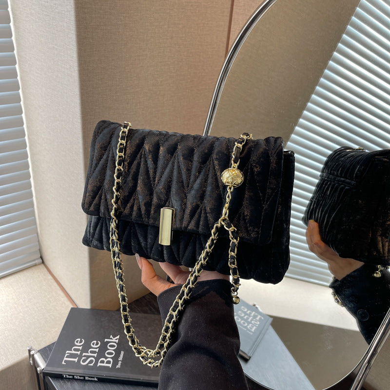 Quilted Shoulder Clutch Kalsten