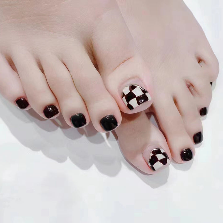 Elegant Toe Nail Art