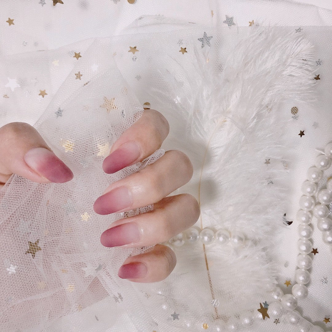 Artful nail extensions with an elegant leaf pattern Kalsten