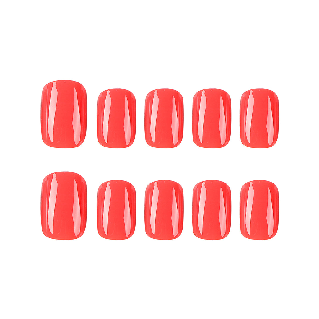 Glamorous nail art with high-gloss finish Kalsten