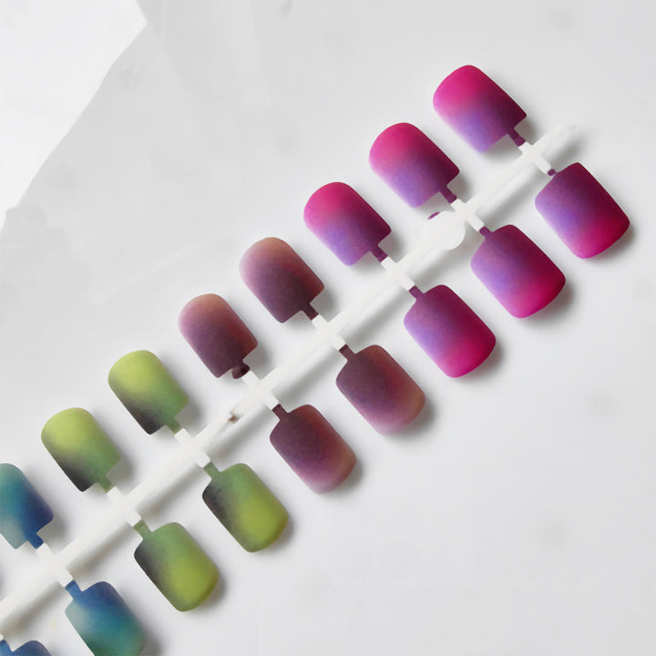 Artificial nails in elegant ombre design Kalsten