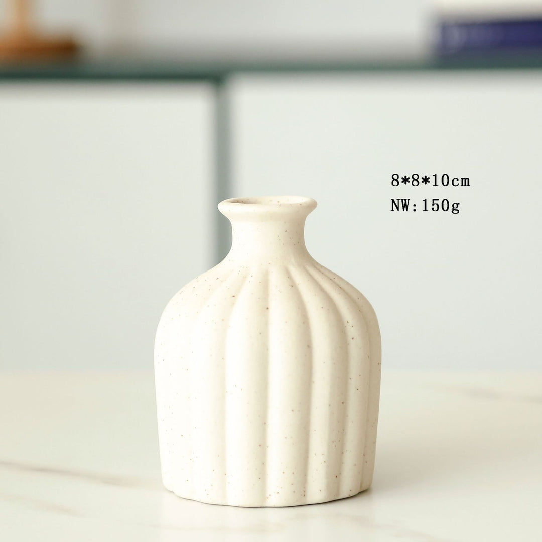 Modern Minimalist Ceramic Bud Vase Kalsten