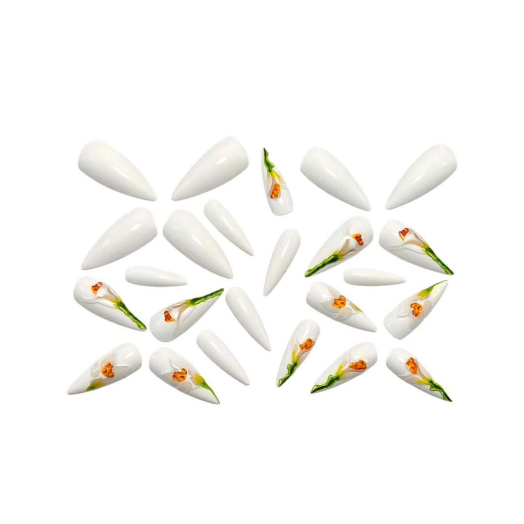 Artificial nails in floral 3D design Kalsten