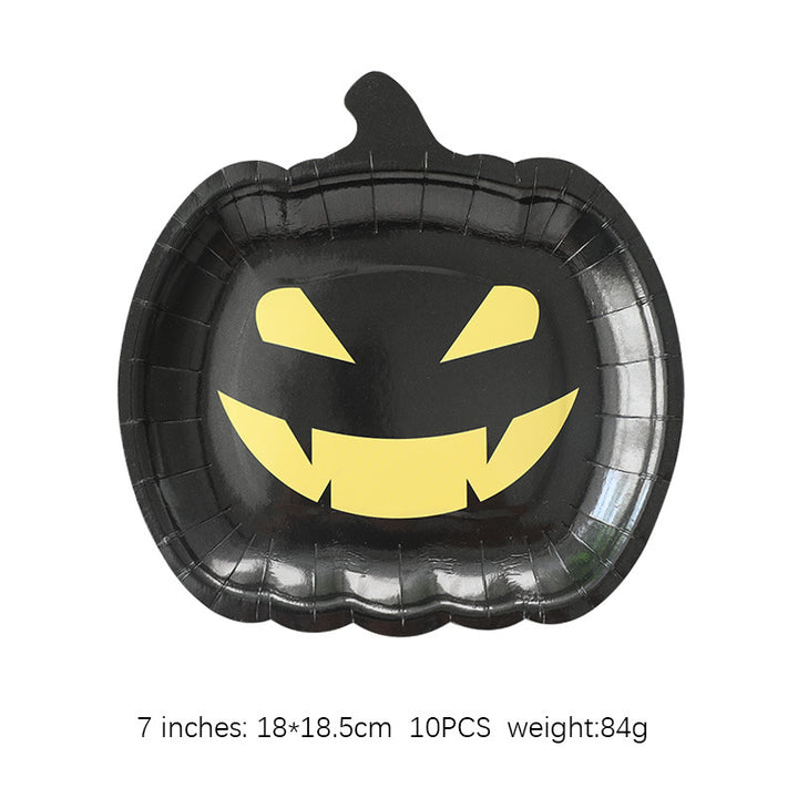 Pumpkin-shaped paper plate for Thanksgiving