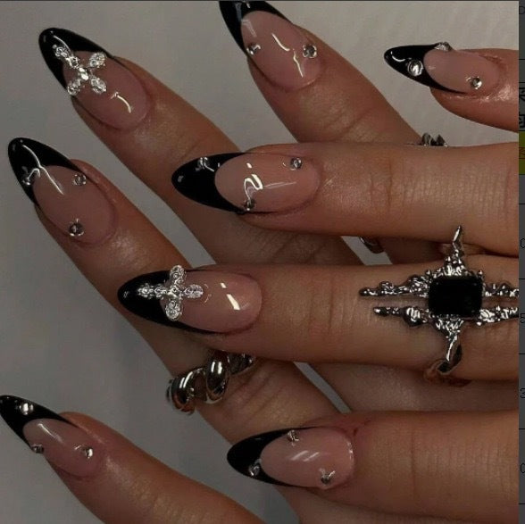 Artificial nail set with luxurious French design and radiant accents Kalsten