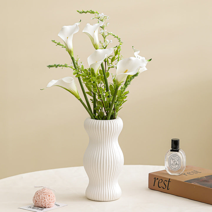 Modern Decorative Sculpture Vase