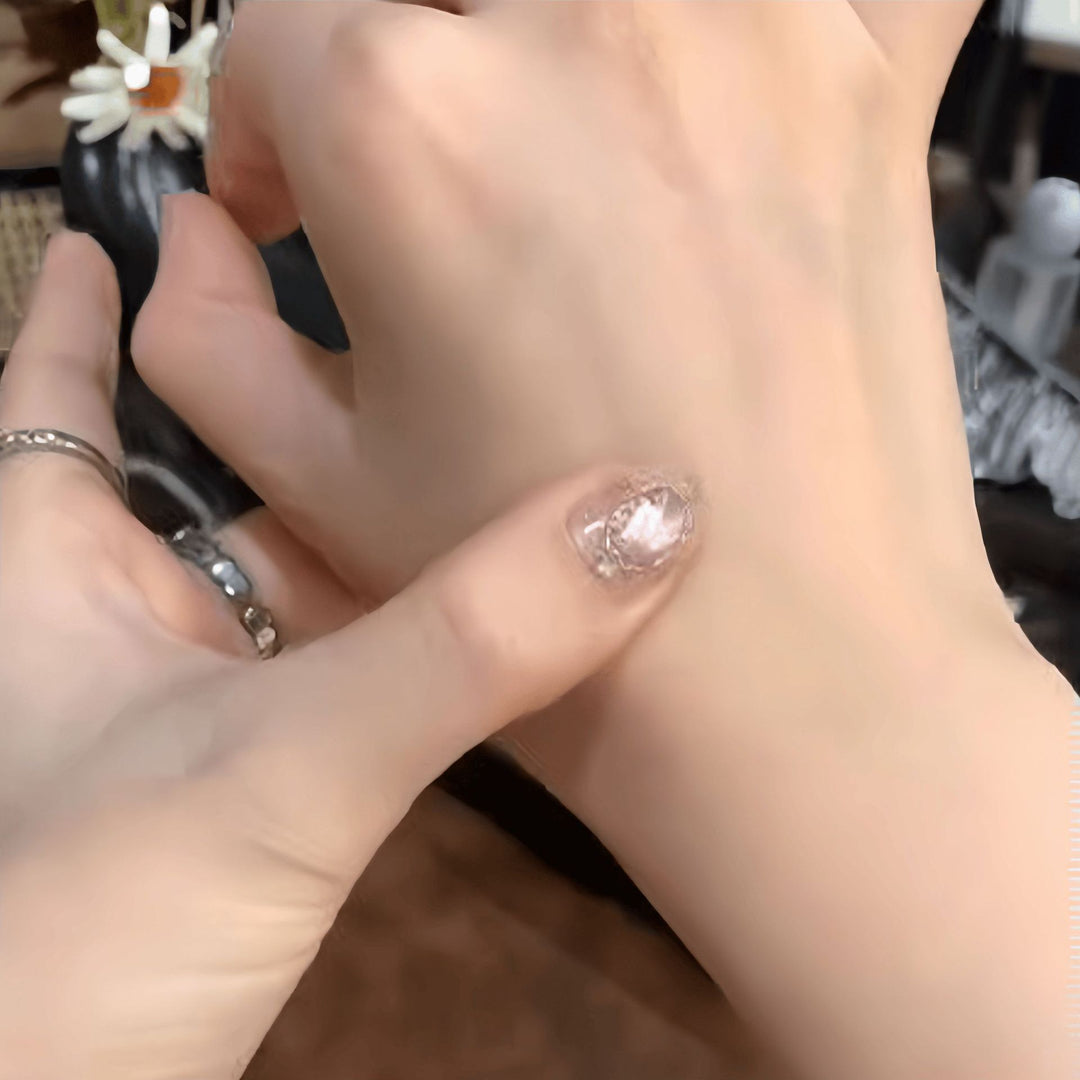 Glamorous nail art with glitter effect Kalsten