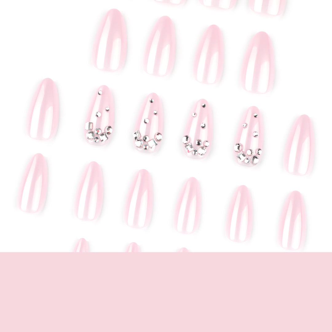 Artful nail art with delicate glitter accents and elegant French tip Kalsten