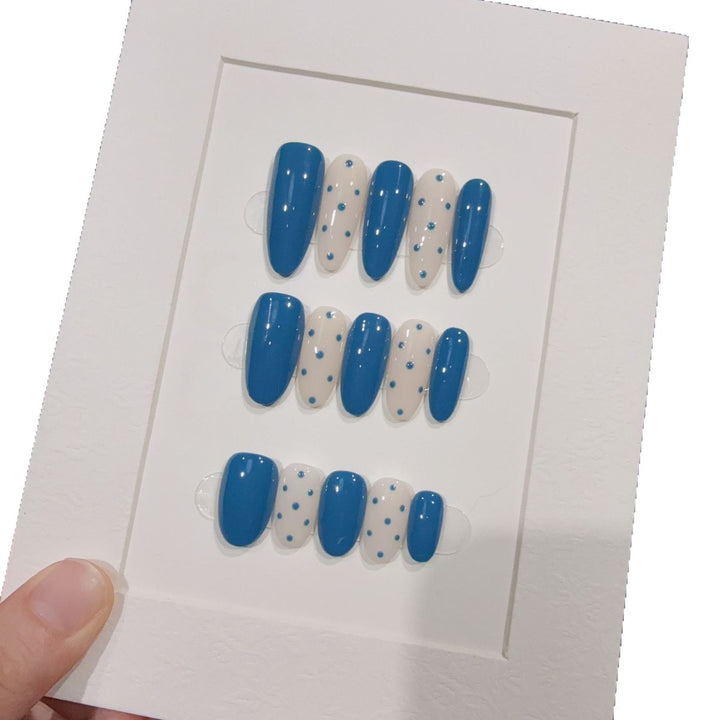 Decorative Press-On Nail Set with Artistic Design Kalsten