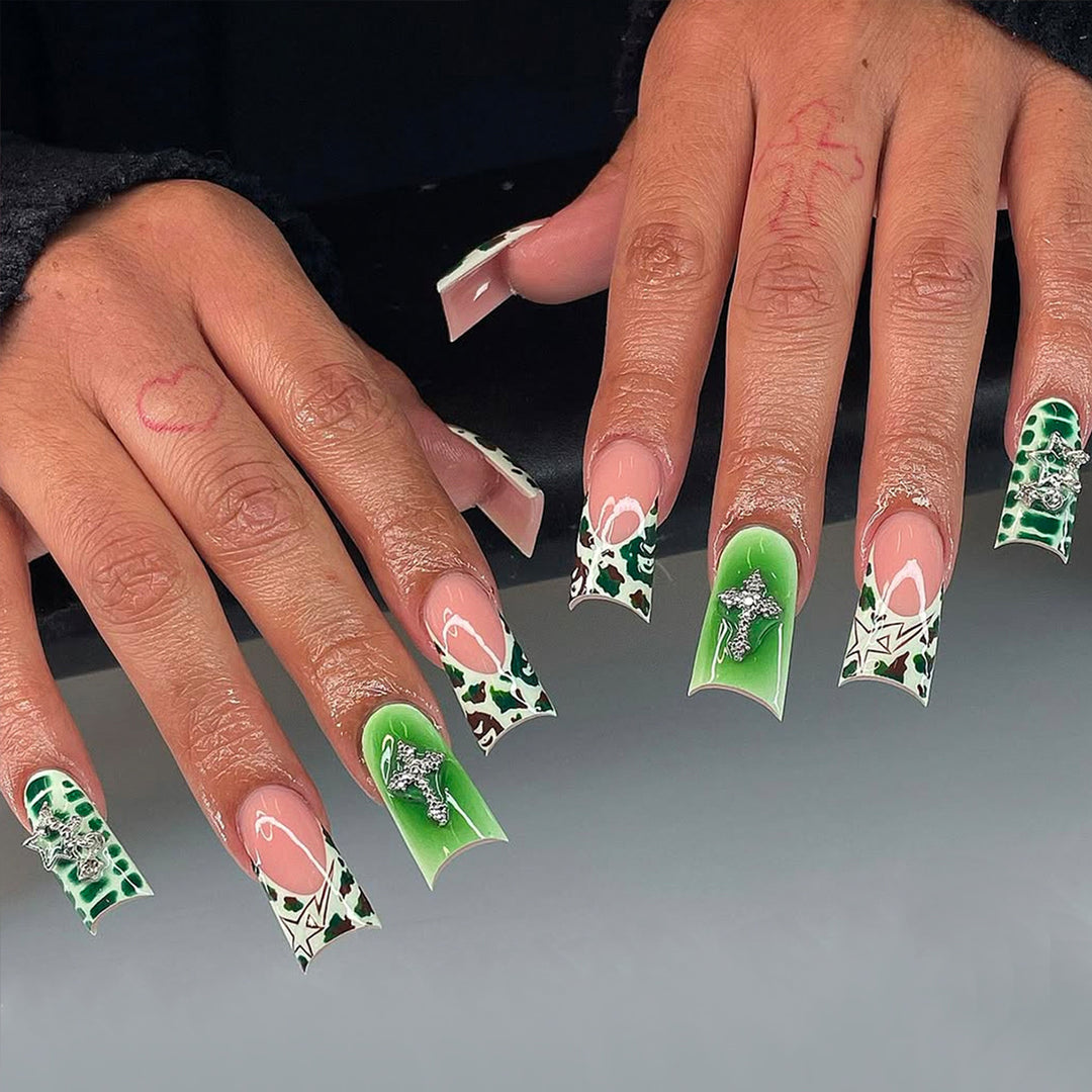 Artificial nails with striking design Kalsten