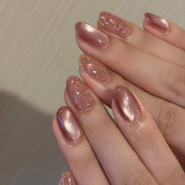Glamorous artificial nails with glitter accents Kalsten