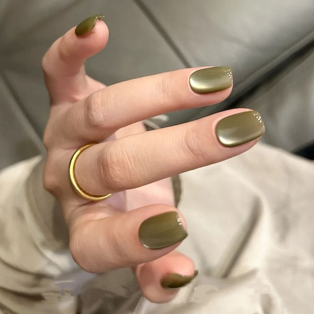 Artificial Nails in Modern, Elegant Design Kalsten