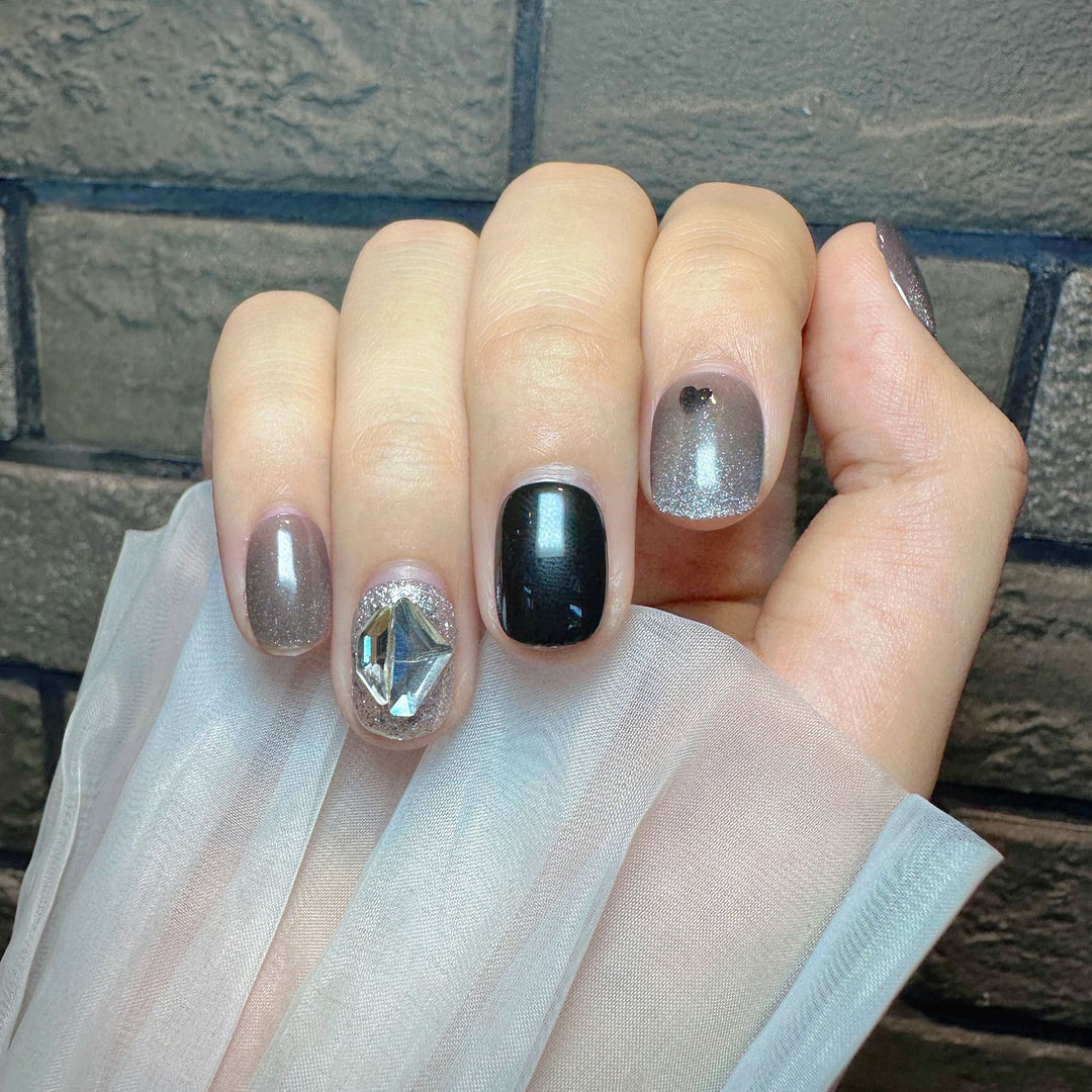 Glamorous Press-On Nail Design Kalsten
