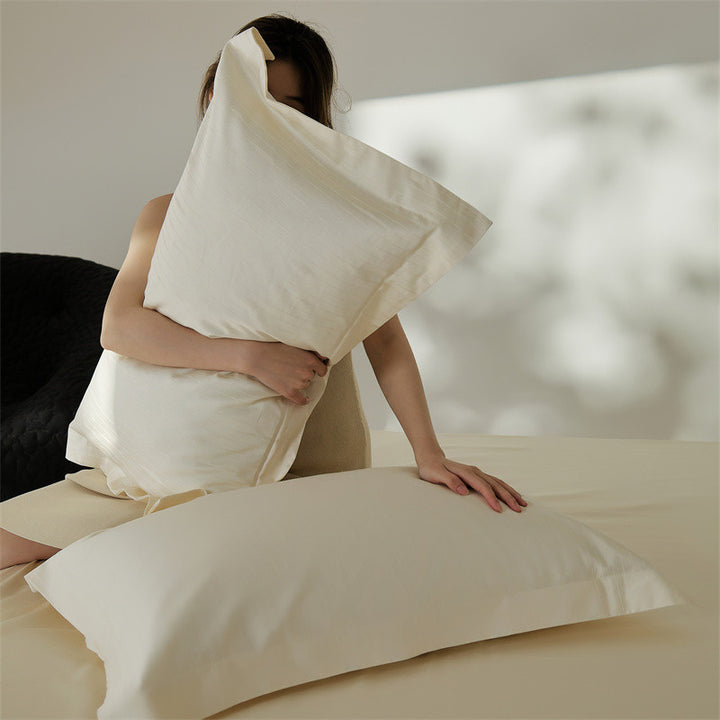 Elegant Satin Bedding Set Kalsten