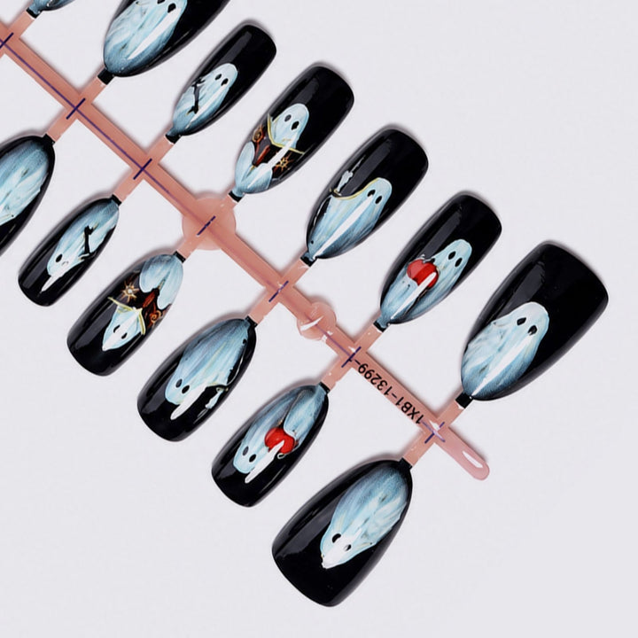 Artificial fake nails with spooky designs Kalsten