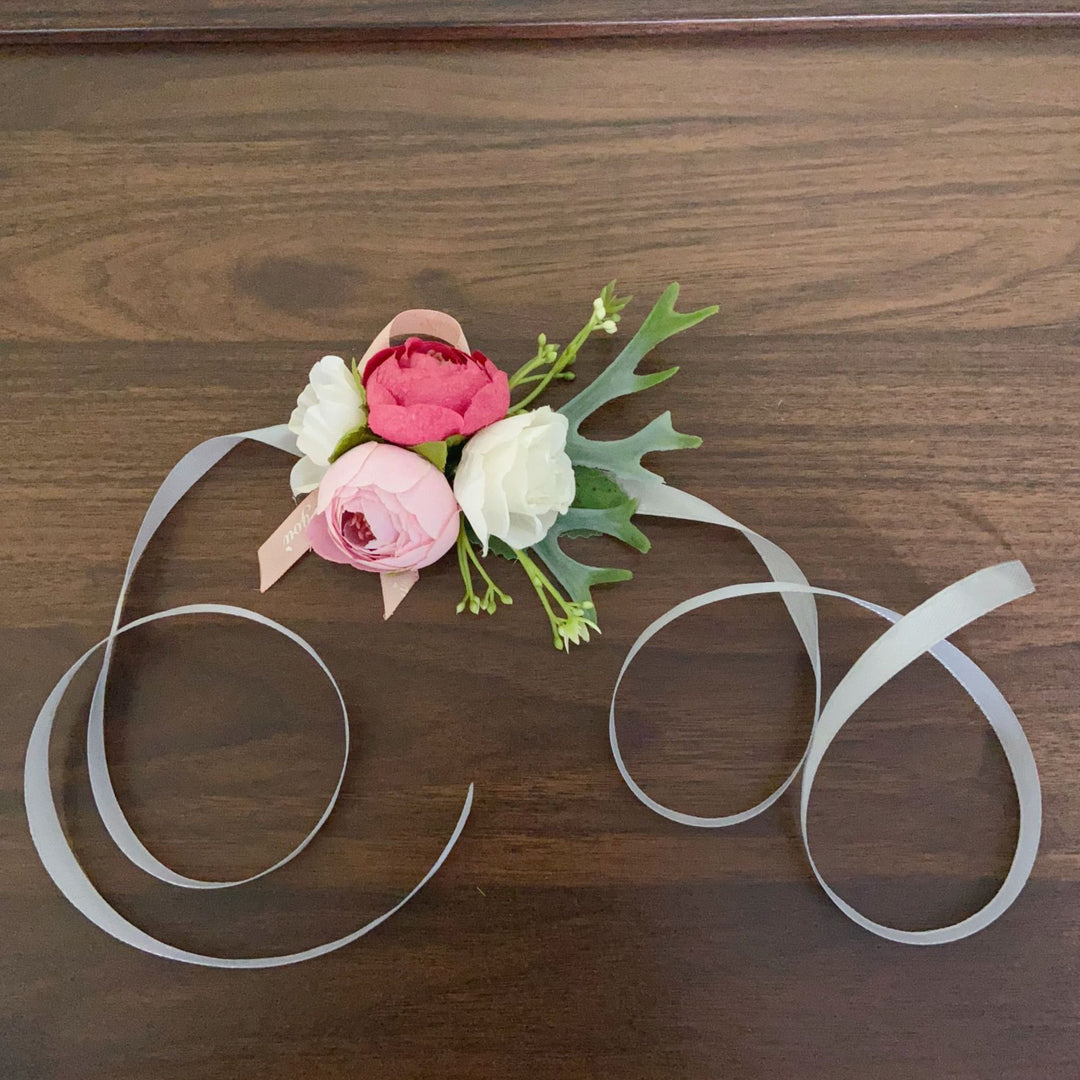 Elegant Floral Hair Corsage