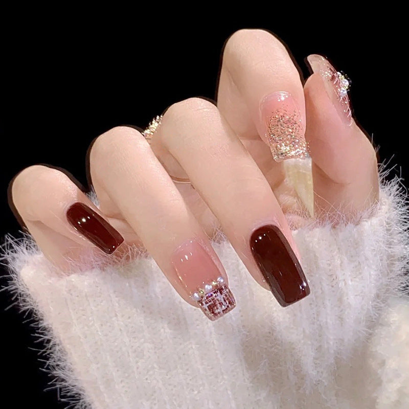 Fashionable artificial nails with glitter details Kalsten