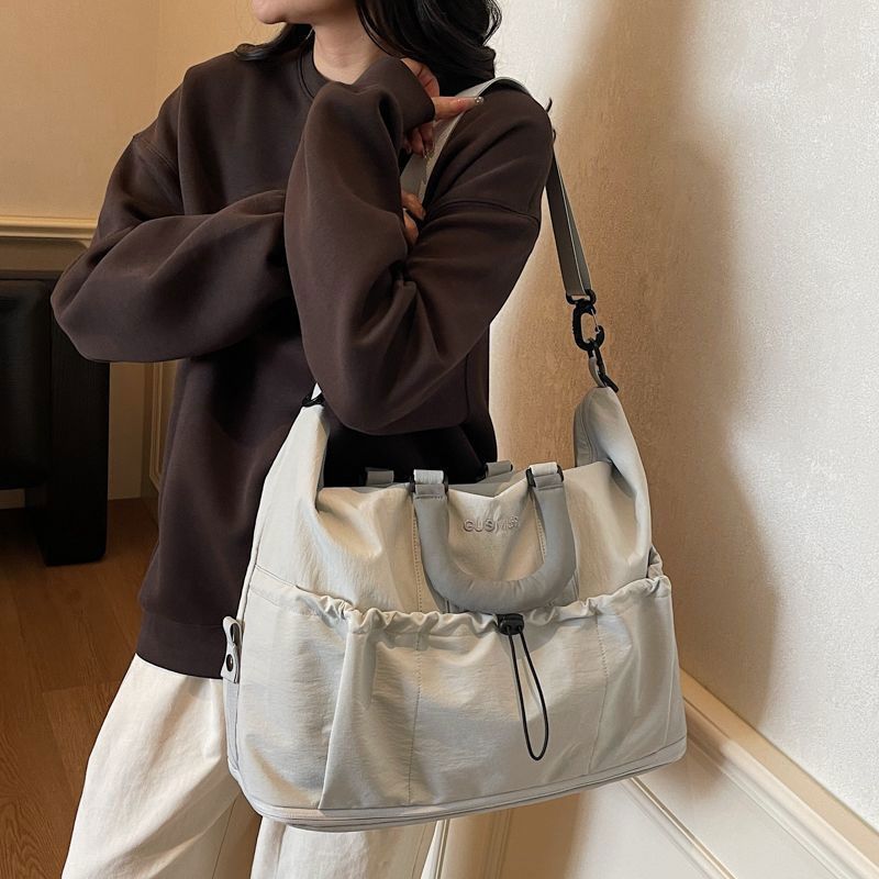 Multi-Pocket Travel Duffel Bag Kalsten