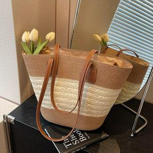 Oversized Beach Bag Made of Woven Material Kalsten