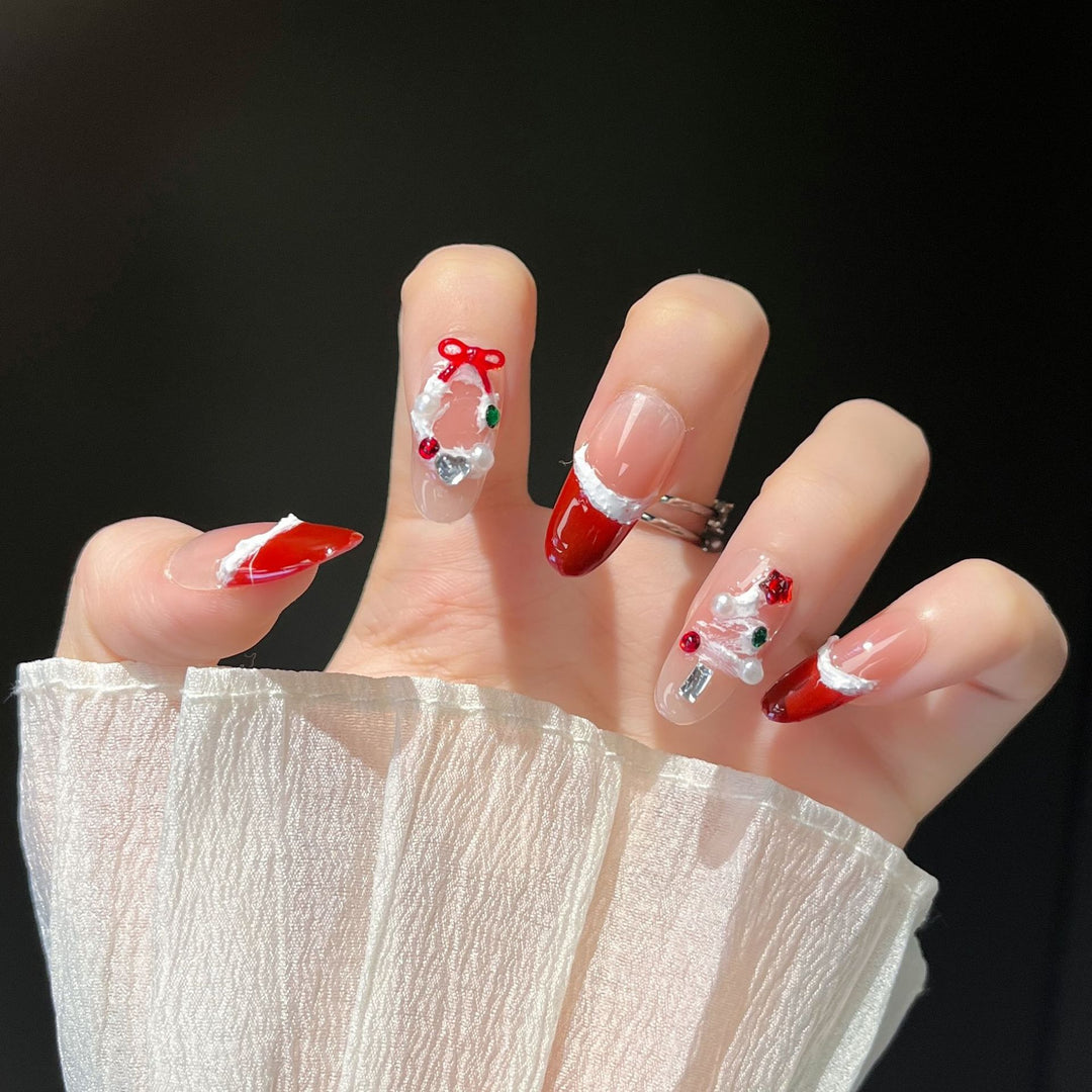 Holiday-Themed Press-On Nail Art Kalsten