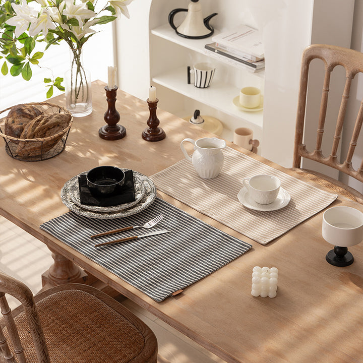 Rectangular table set made of woven herringbone cotton blend with anti-slip coating Kalsten