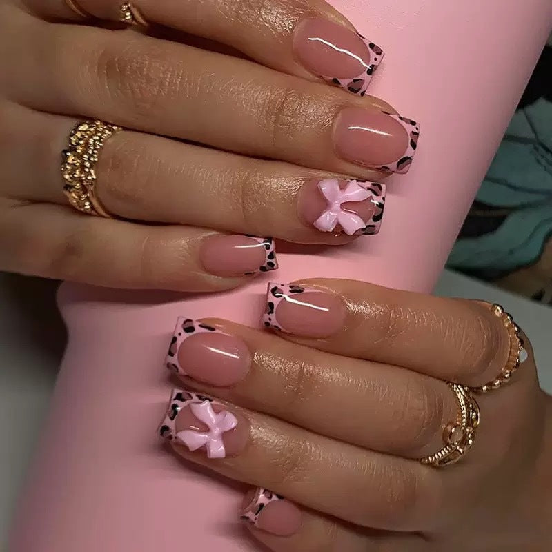 Artificial nail set with elegant leopard design and cute bows Kalsten