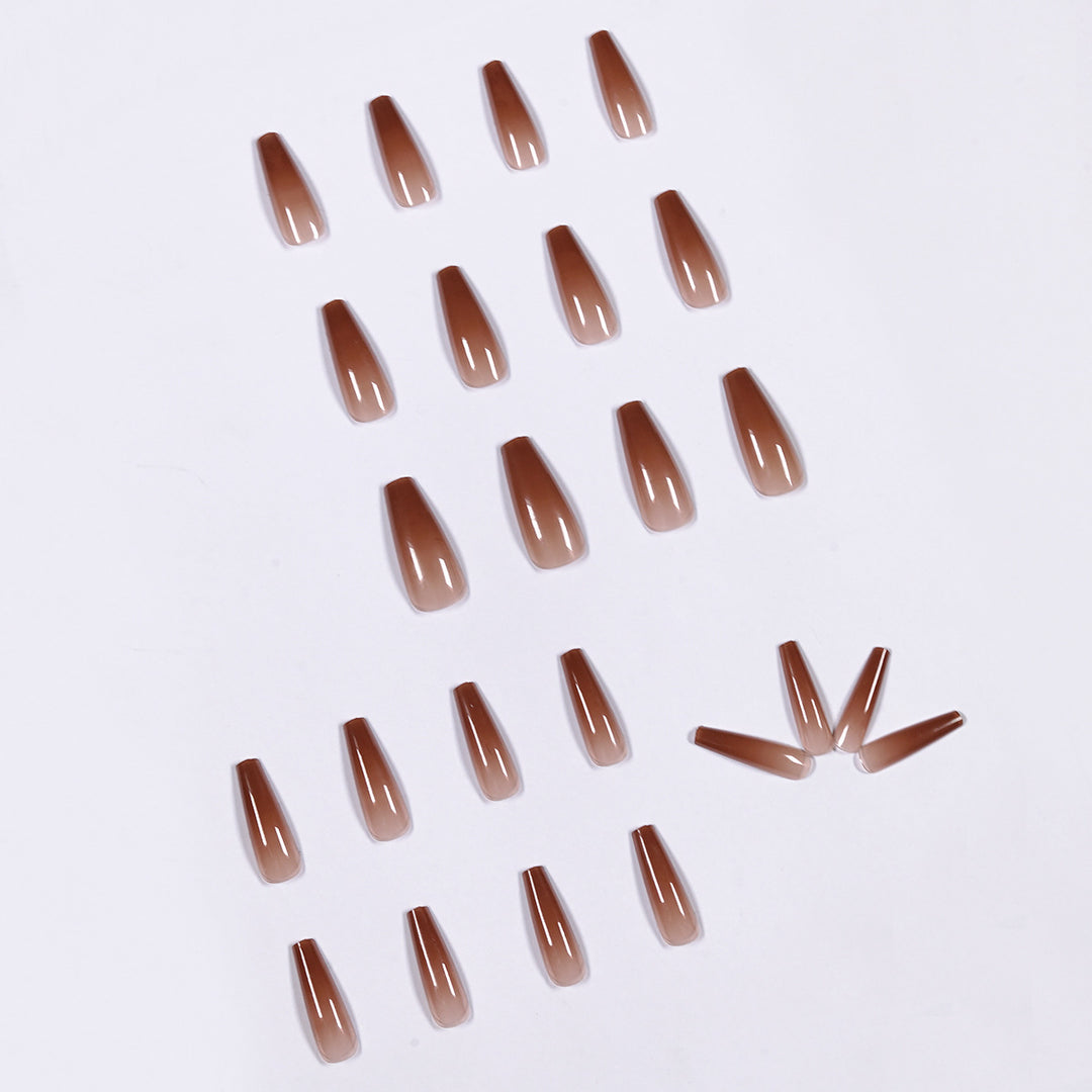 Luxurious artificial nails in modern stiletto design Kalsten