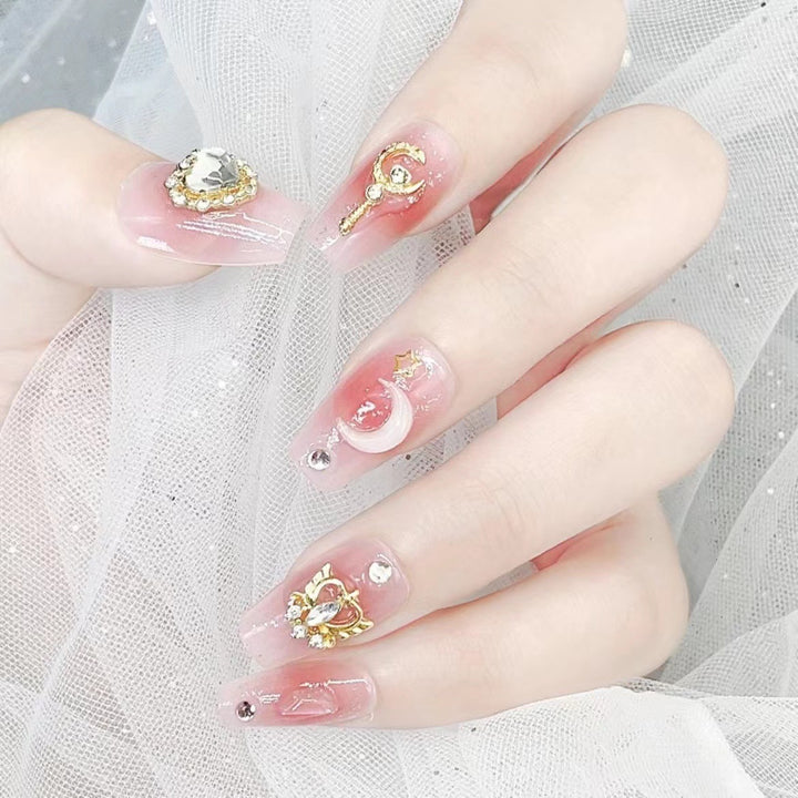 Elegant and Shiny Nail Art Kalsten
