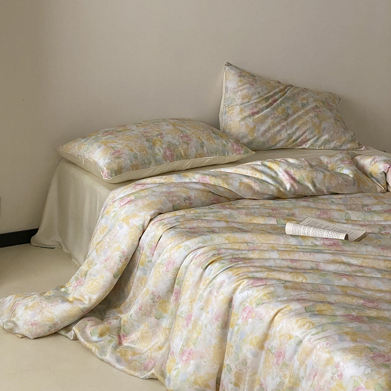 Bedding set made of cotton satin with floral vintage print
