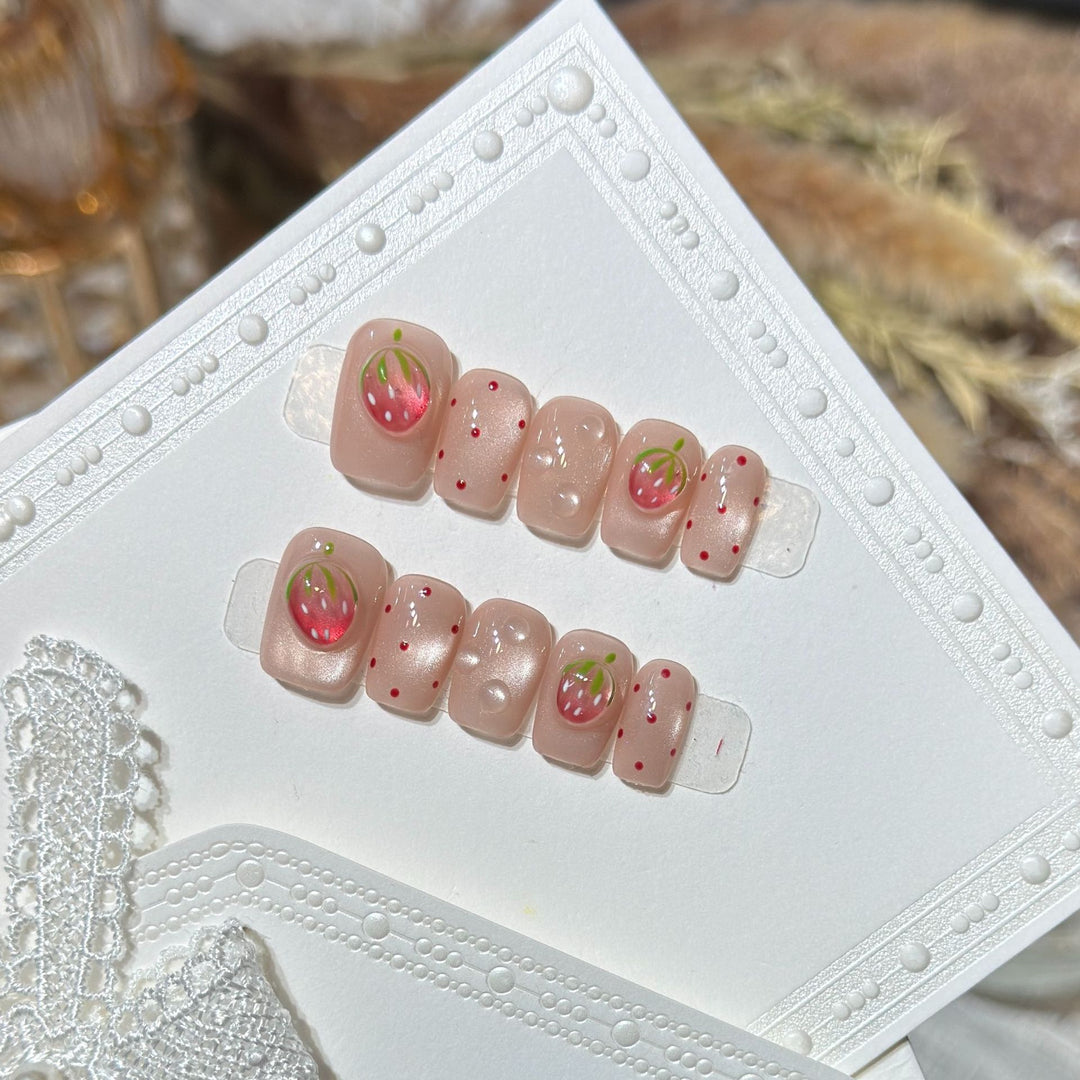 Strawberry-Inspired Press-On Nail Art Set Kalsten