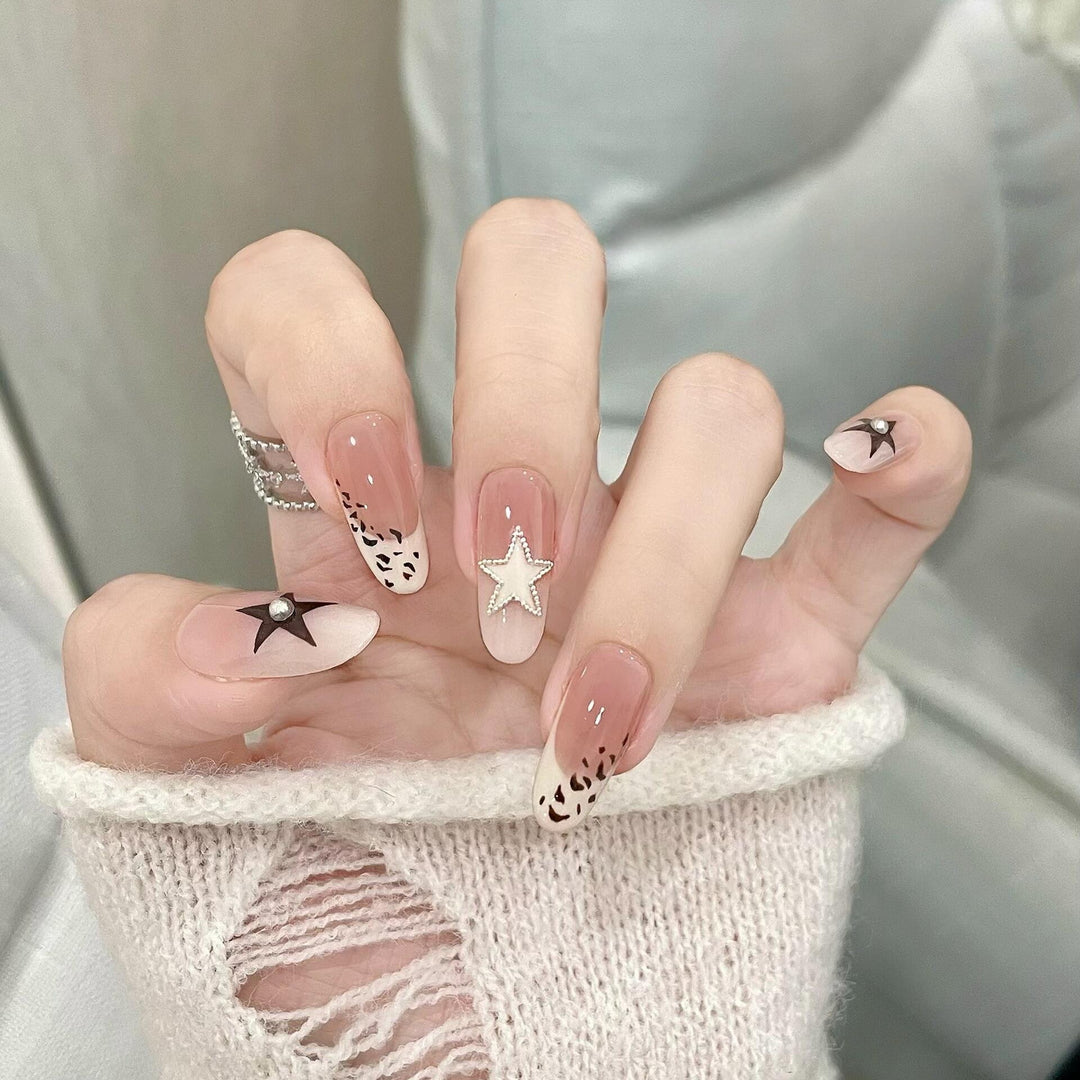 Artificial Nail Design with Festive Star Motif Kalsten