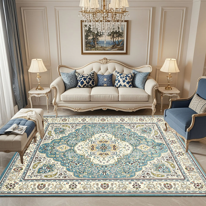 Luxurious Traditional Area Rug