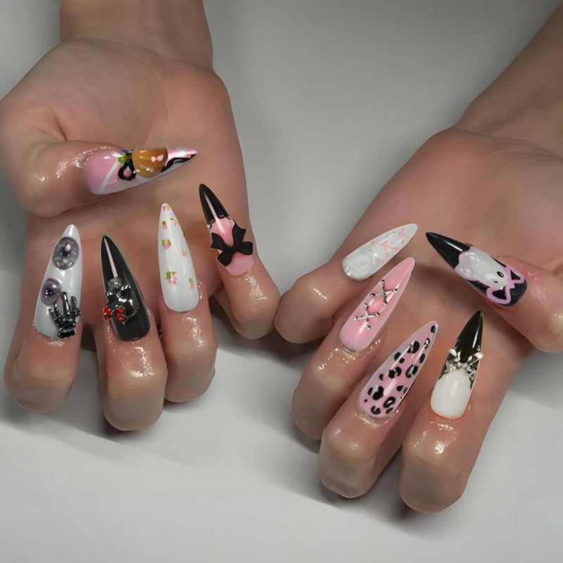 Glamorous artificial nails with exclusive Halloween designs Kalsten