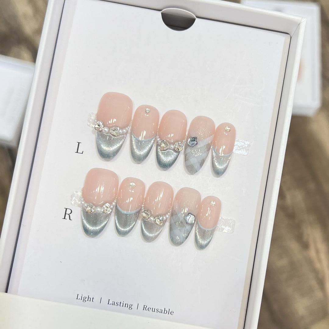 Elegant Reusable French Tip Press-On Nail Set Kalsten